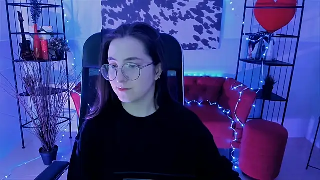 Snapshot of VirtuallVoyant chatting on September 2025 05:08:02 AM VirtuallVoyant online show from September 2025 05:08:02 AM