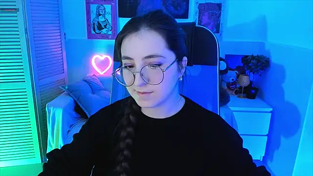 Snapshot of VirtuallVoyant chatting on October 2025 07:19:02 AM VirtuallVoyant online show from October 2025 07:19:02 AM