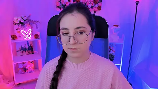 Snapshot of VirtuallVoyant chatting on October 2025 07:09:02 AM VirtuallVoyant online show from October 2025 07:09:02 AM