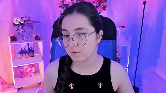 Snapshot of VirtuallVoyant chatting on October 2025 07:11:01 AM VirtuallVoyant online show from October 2025 07:11:01 AM