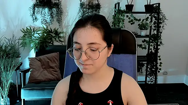 Snapshot of VirtuallVoyant chatting on December 2025 05:46:01 AM VirtuallVoyant online show from December 2025 05:46:01 AM