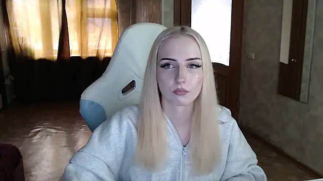 Cutti Crystal online show from April 2026 12:11:02 PM