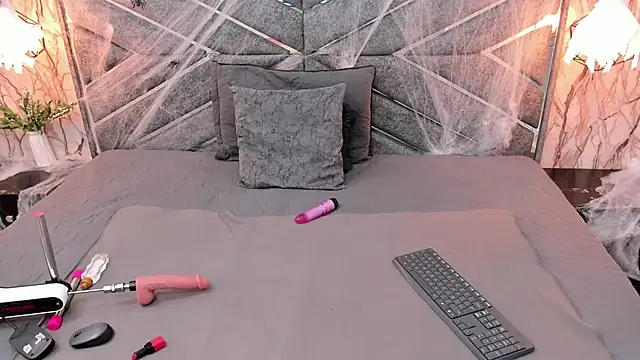 SASHA BROWNIE   online show from October 2025 07:59:01 PM