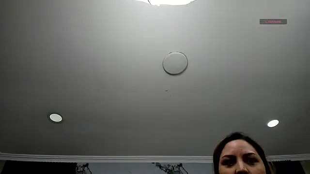 cloesummerr  online show from April 2026 12:43:01 PM