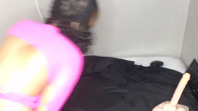 TrishahXo online show from February 2026 06:19:02 AM