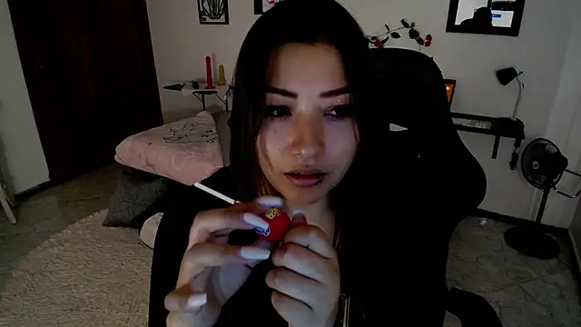 Mia 1120 online show from October 2025 05:09:01 PM