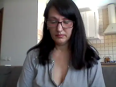 Snapshot of Elena48324 chatting on May 2026 10:31:02 AM Elena48324 online show from May 2026 10:31:02 AM