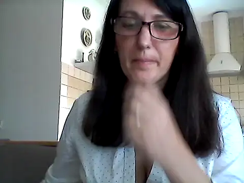Snapshot of Elena48324 chatting on May 2026 10:12:02 AM Elena48324 online show from May 2026 10:12:02 AM