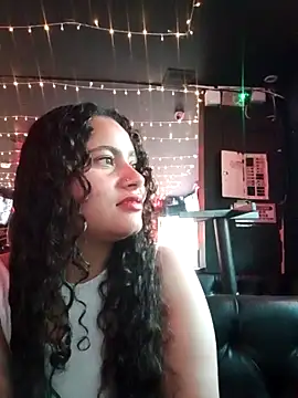 Snapshot of Yaya_watson chatting on October 2025 08:29:02 PM Yaya watson online show from October 2025 08:29:02 PM