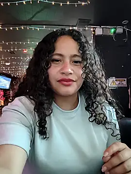 Snapshot of Yaya_watson chatting on November 2025 09:41:02 PM Yaya watson online show from November 2025 09:41:02 PM