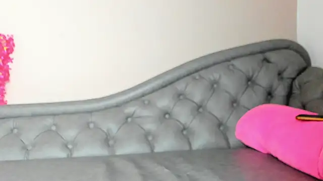 Dafne Mel online show from September 2025 12:38:01 PM