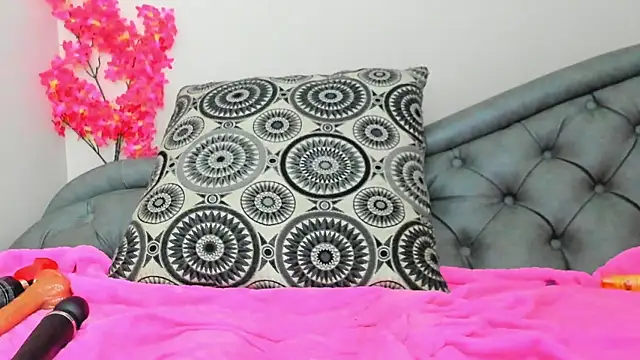 Dafne Mel online show from September 2025 01:55:01 PM