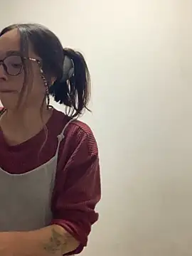 Dafne Mel online show from September 2025 12:02:02 AM