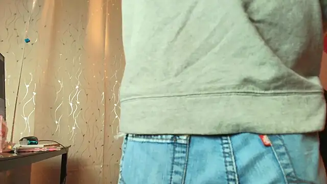 Dafne Mel online show from February 2026 12:45:02 PM