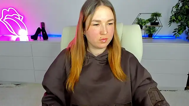 Snapshot of Sofii_darling chatting on February 2026 05:31:01 PM Sofii darling online show from February 2026 05:31:01 PM