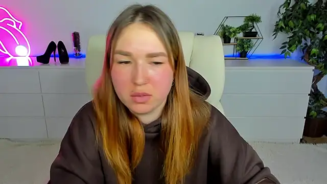 Snapshot of Sofii_darling chatting on February 2026 05:44:02 PM Sofii darling online show from February 2026 05:44:02 PM