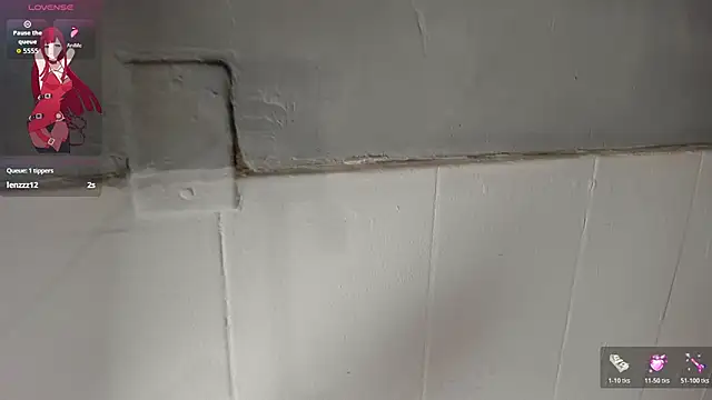 Viiolettlopez online show from October 2025 01:32:01 PM