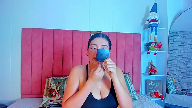 ashley Olsen online show from November 2025 02:58:01 AM