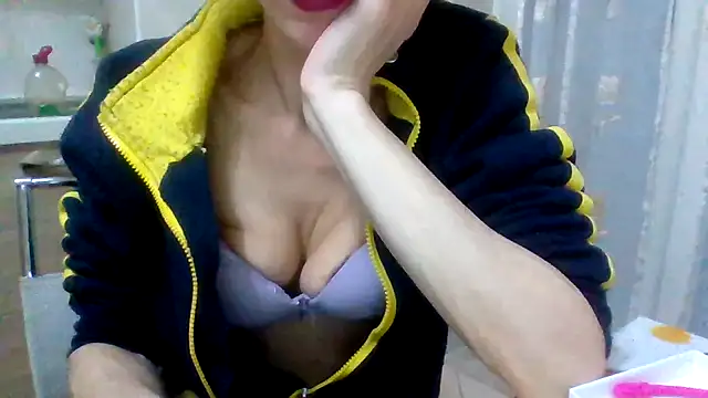 Kelly80 online show from March 2026 06:12:02 PM