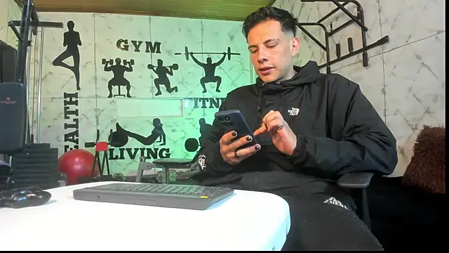 Snapshot of Dustin_Sonne chatting on June 2026 03:38:02 AM Dustin Sonne online show from June 2026 03:38:02 AM