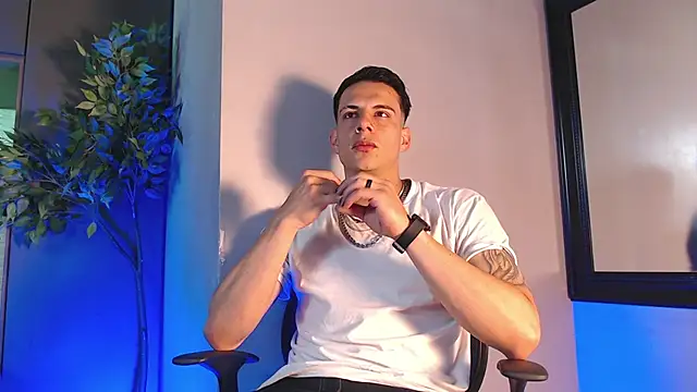 Snapshot of Dustin_Sonne chatting on June 2026 03:37:01 AM Dustin Sonne online show from June 2026 03:37:01 AM