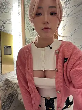 Snapshot of winter11 chatting on February 2026 07:01:01 AM winter11 online show from February 2026 07:01:01 AM