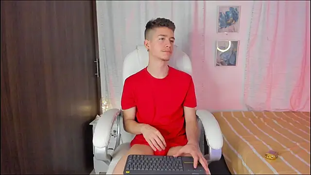 ThiagooJames online show from September 2025 03:18:02 AM