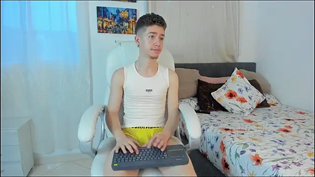 ThiagooJames online show from October 2025 10:42:02 PM