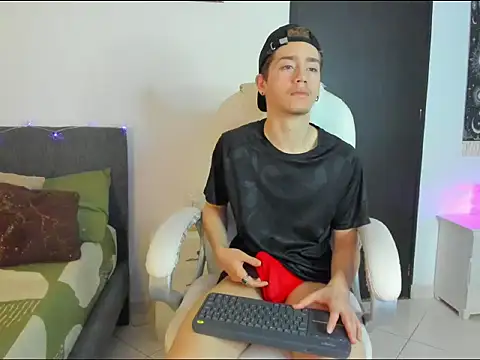 ThiagooJames online show from February 2026 06:06:01 AM