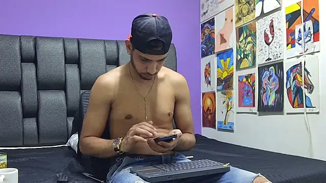 ashtoncooperr online show from October 2025 06:17:02 PM