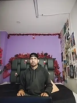 Snapshot of ashtoncooperr chatting on December 2025 04:05:01 PM ashtoncooperr online show from December 2025 04:05:01 PM