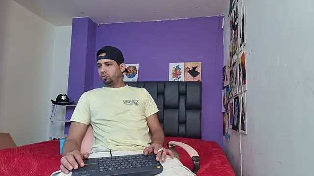 ashtoncooperr online show from March 2026 06:01:01 PM