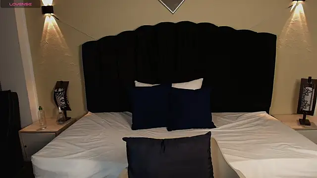 Aleecandrews online show from September 2025 07:24:02 PM