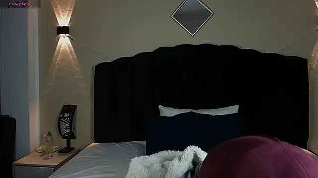 Aleecandrews online show from September 2025 07:25:01 PM