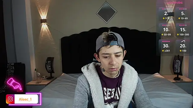 Aleecandrews online show from September 2025 07:13:01 PM