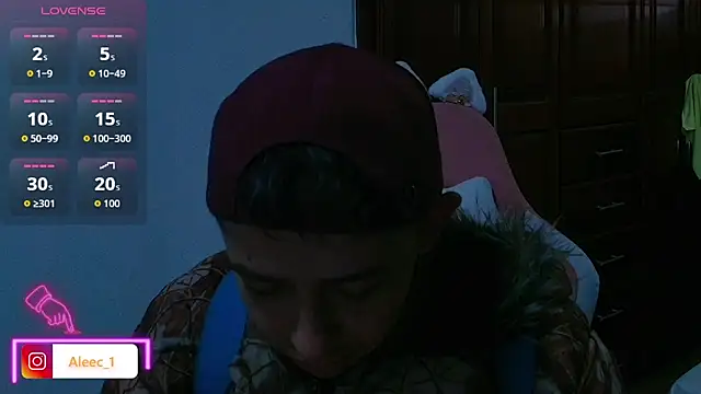 Aleecandrews online show from September 2025 07:19:02 PM