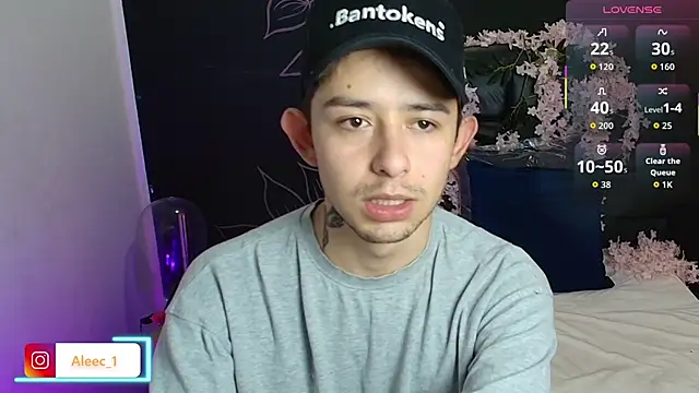 Aleecandrews online show from November 2025 07:13:02 PM