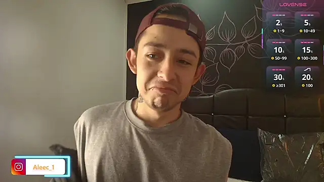 Aleecandrews online show from November 2025 07:36:03 PM