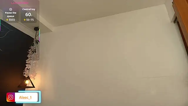 Aleecandrews online show from November 2025 07:49:02 PM