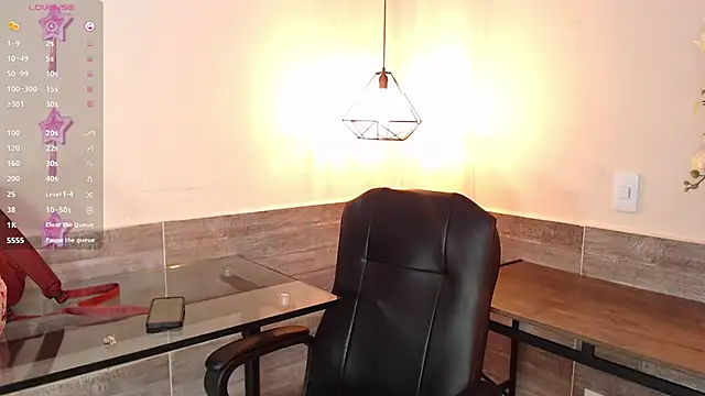 Snapshot of LussieWillow chatting on September 2025 12:05:02 PM LussieWillow online show from September 2025 12:05:02 PM