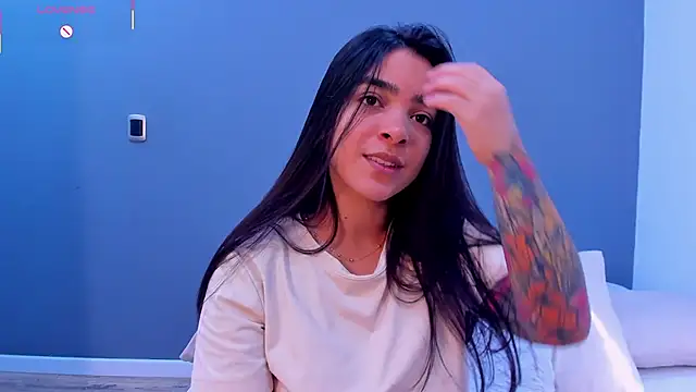 Snapshot of KamilaBetancourt chatting on June 2026 01:54:02 PM KamilaBetancourt online show from June 2026 01:54:02 PM