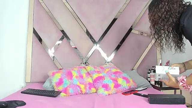 Akiraht online show from November 2025 09:03:01 PM