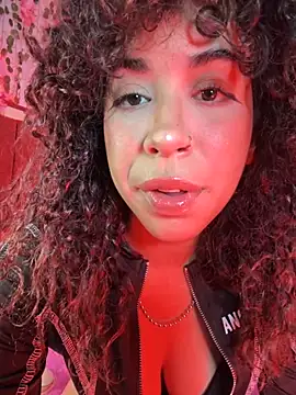 collins Daph online show from October 2025 05:33:02 PM