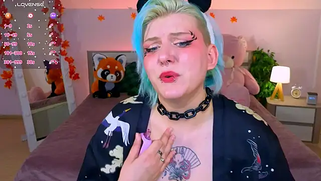 bluelunaray online show from October 2025 10:02:02 AM