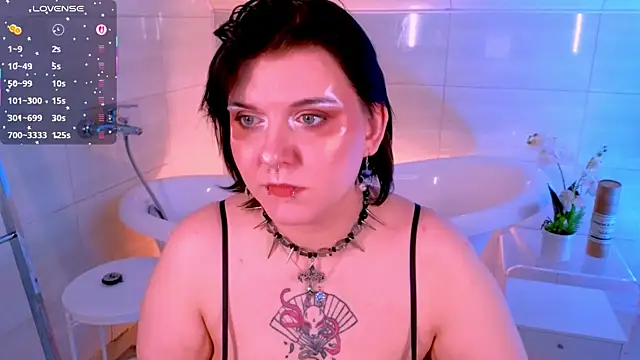 bluelunaray online show from November 2025 11:20:02 AM