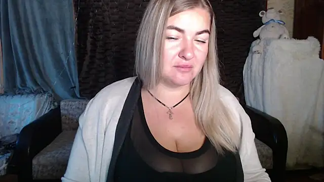 NikaSkylink online show from October 2025 03:39:02 AM