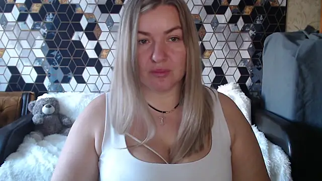 NikaSkylink online show from February 2026 05:56:01 AM