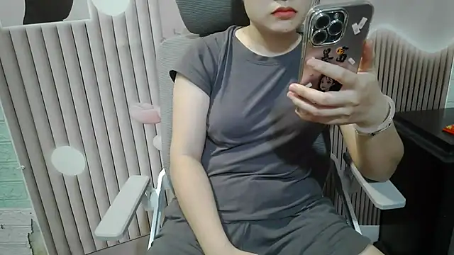 Snapshot of Emachiii chatting on September 2025 12:21:02 AM Emachiii online show from September 2025 12:21:02 AM