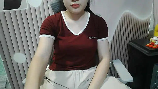 Snapshot of Emachiii chatting on September 2025 12:47:01 AM Emachiii online show from September 2025 12:47:01 AM