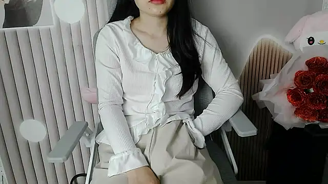 Snapshot of Emachiii chatting on November 2025 12:25:01 AM Emachiii online show from November 2025 12:25:01 AM